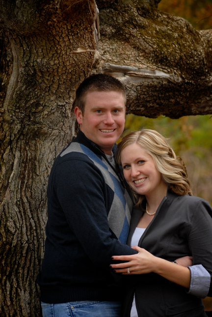MI wedding photographer takes engagement portraits on location